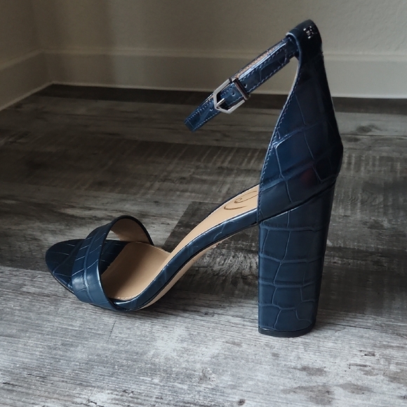 Sam Edelman Dark Blue Croc-Embossed Heels - Picture 4 of 6